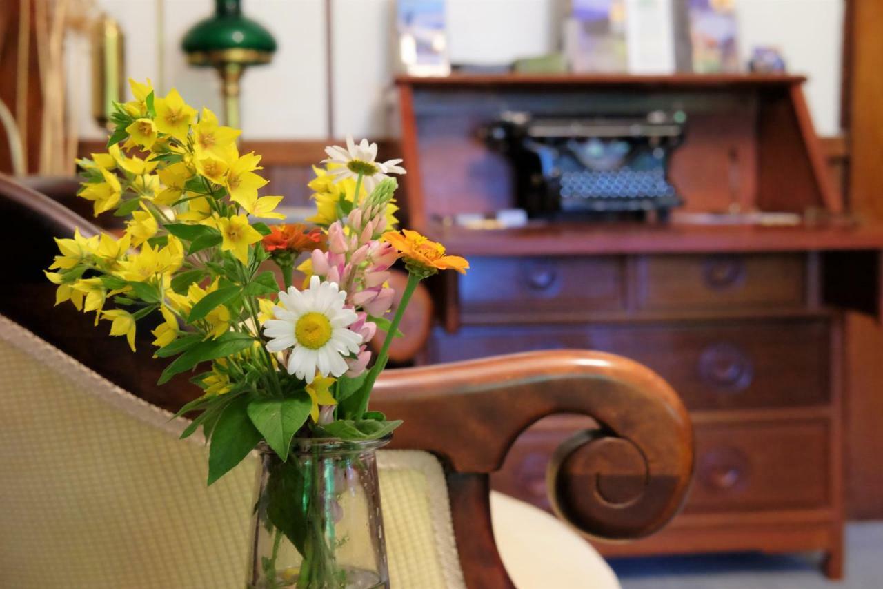 Wedgwood Manor And Glamping Retreat Ξενοδοχείο Crawford Bay Εξωτερικό φωτογραφία